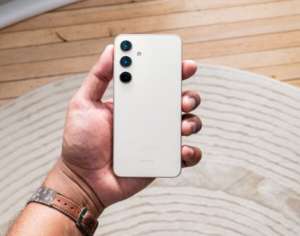 Mobile Phone - Image 3
